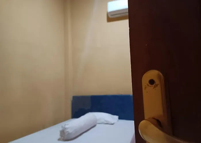 Oyo 93073 Penginapan 69